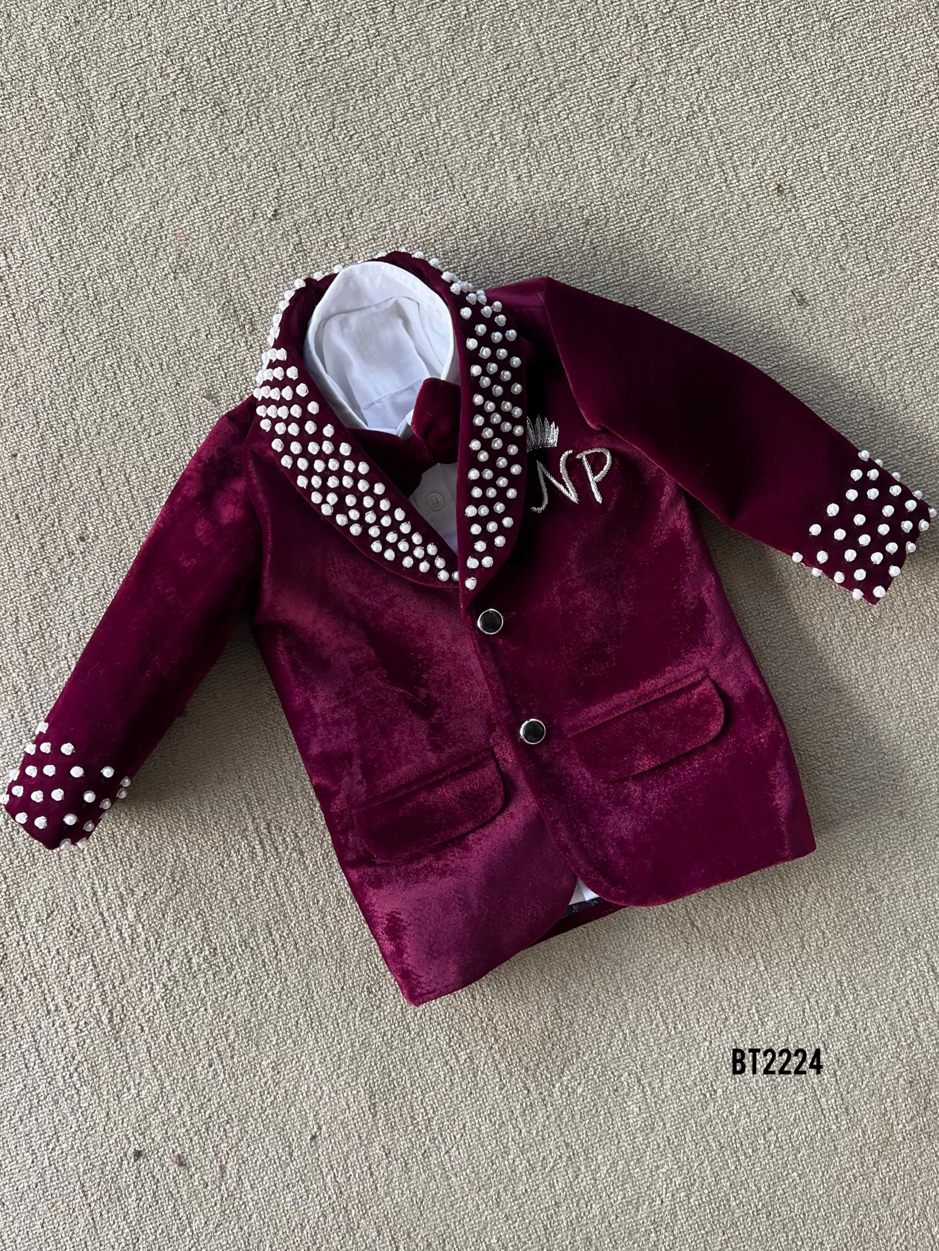 BT2224 Royal Velvet Party Wear Blazer for Baby Boys – Perfect for Stylish Celebrations 👑🎉