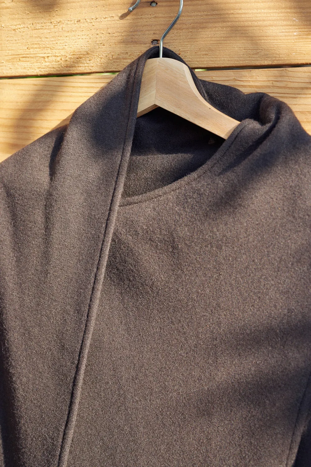 Oak structured Japanese woolen cape