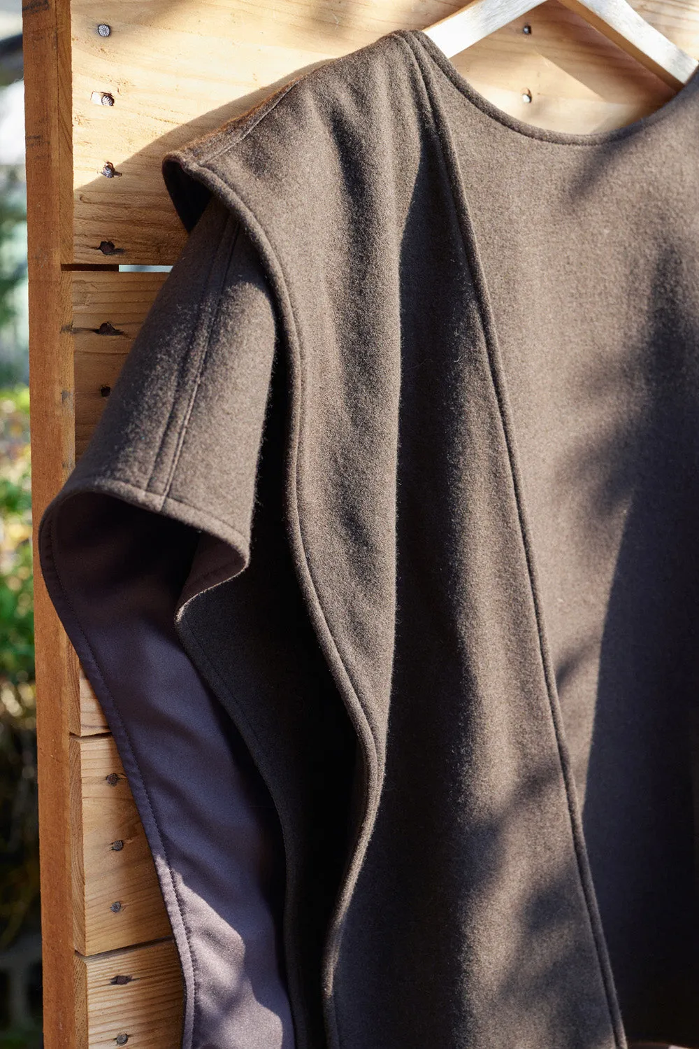 Oak structured Japanese woolen cape