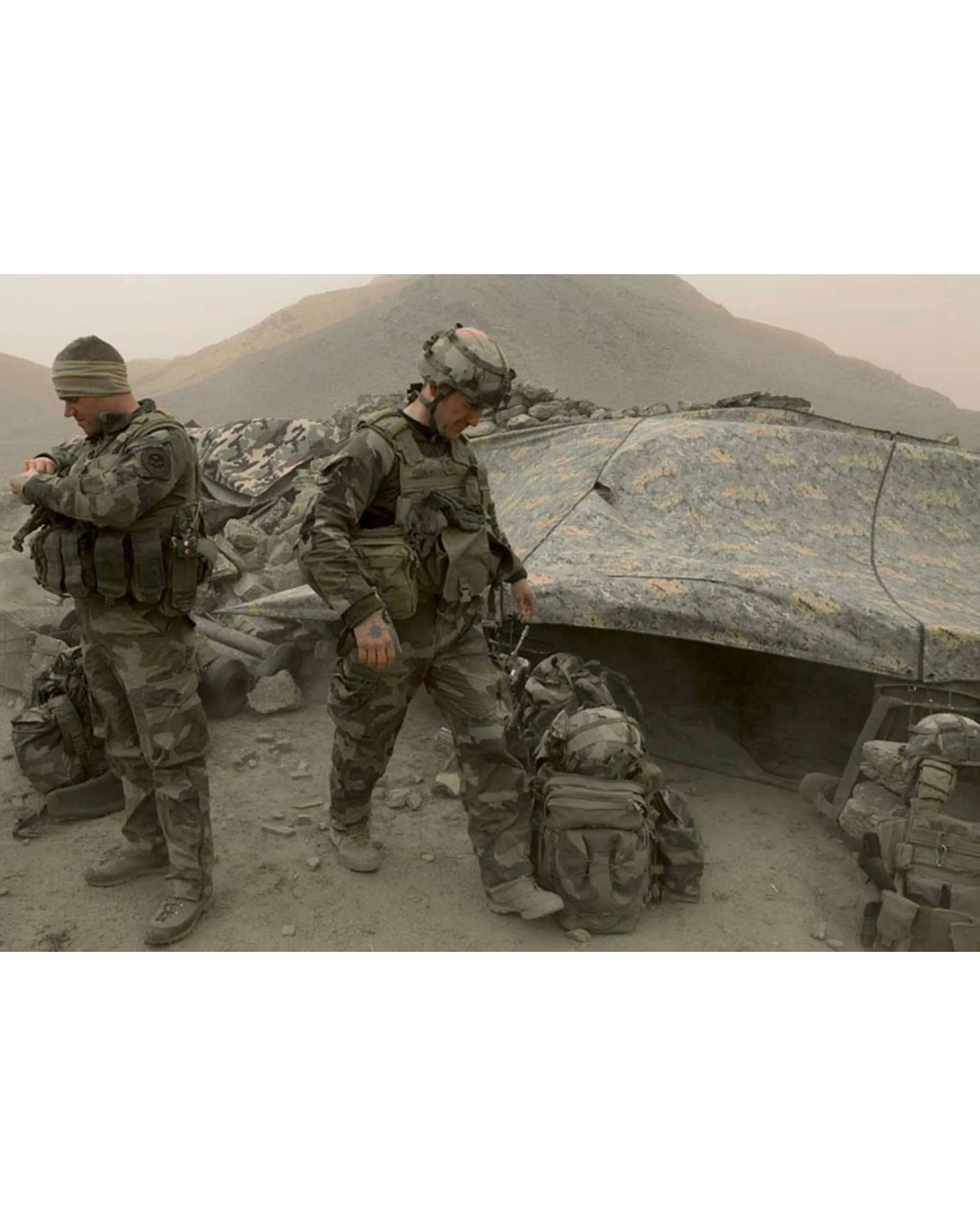 V392 URH Emergency Poncho/ Tarp - French CE